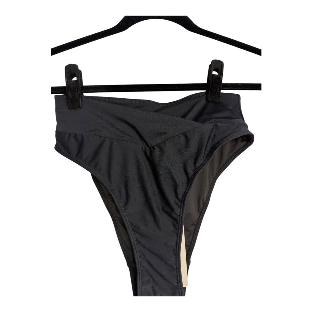 Halara Crossover Bikini Bottom in Black Small NEW - Picture 6 of 9